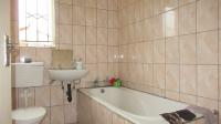Bathroom 1 - 5 square meters of property in Windmill Park