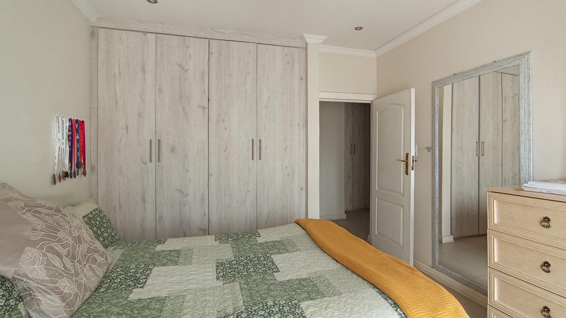 Bed Room 2 - 12 square meters of property in Derdepoortpark