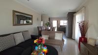 Lounges - 15 square meters of property in Derdepoortpark