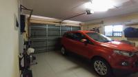 Garage - 39 square meters of property in Derdepoortpark