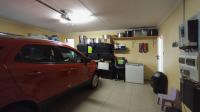 Garage - 39 square meters of property in Derdepoortpark