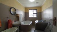 Bathroom 2 - 9 square meters of property in Derdepoortpark