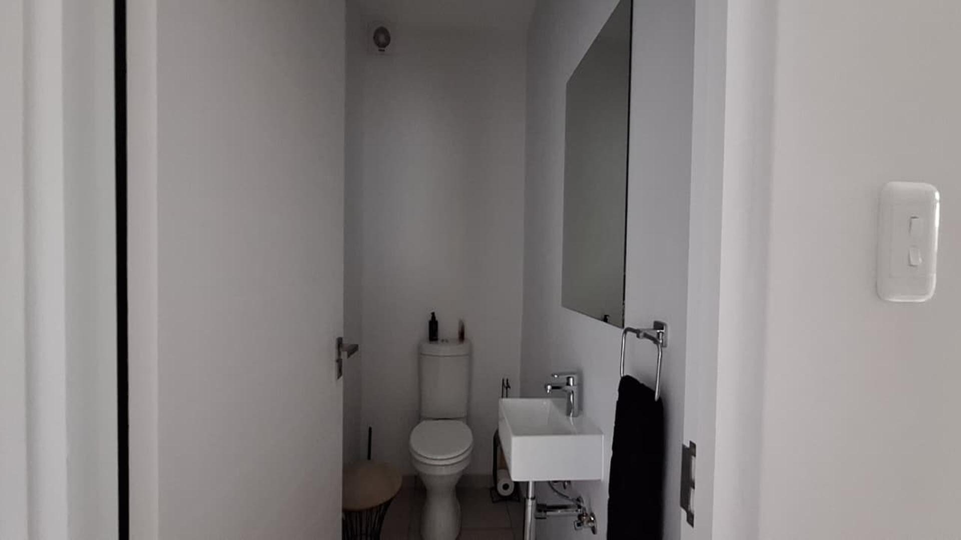 Guest Toilet - 3 square meters of property in Broadacres
