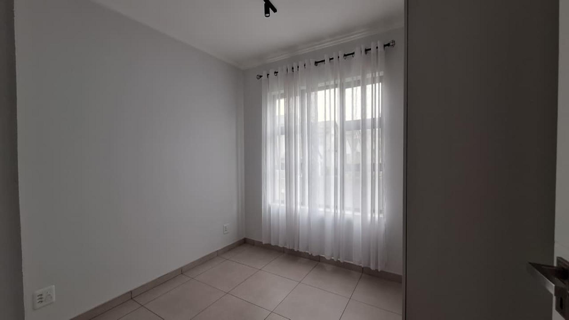 Bed Room 3 - 10 square meters of property in Broadacres