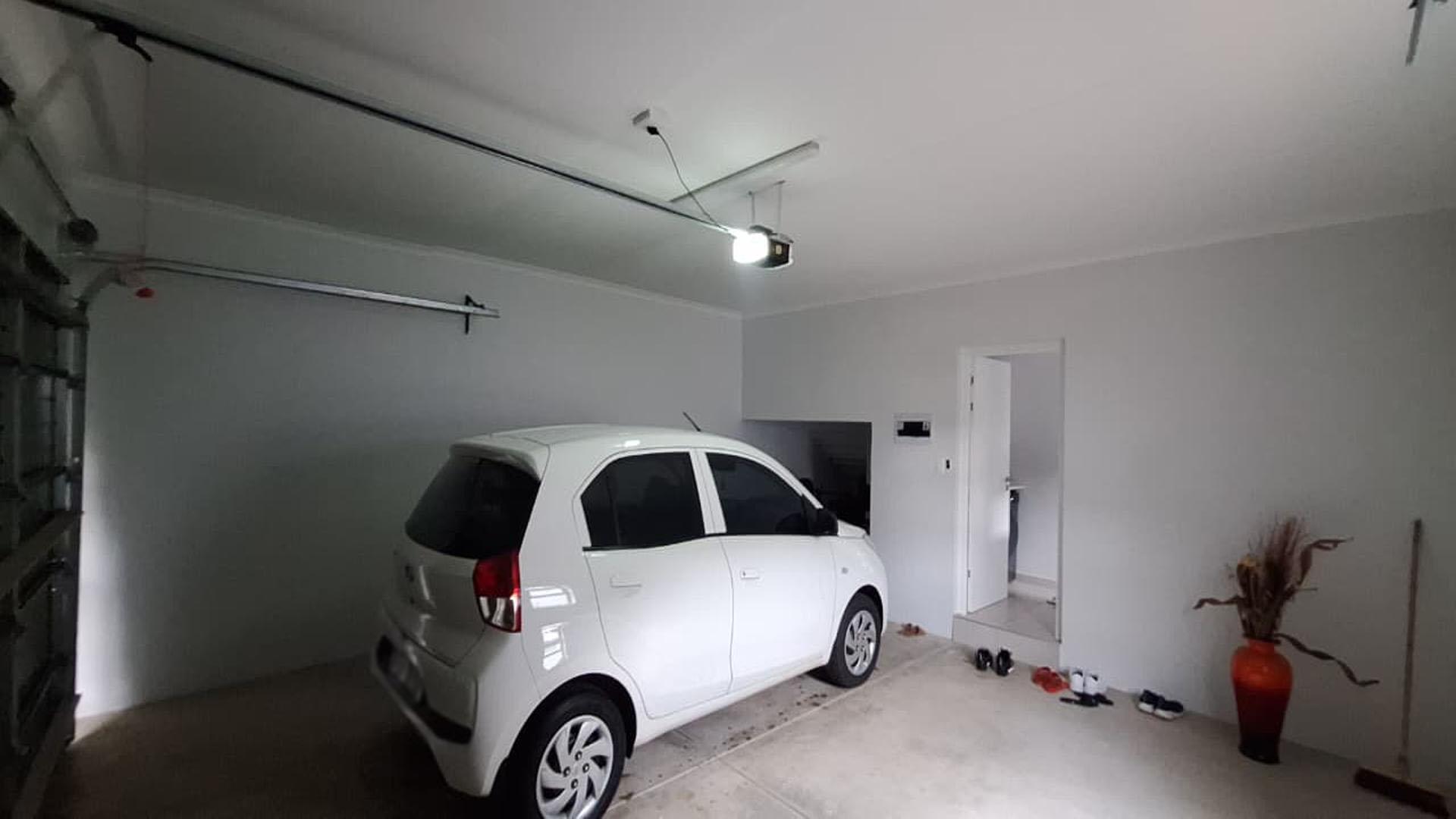 Garage - 39 square meters of property in Broadacres