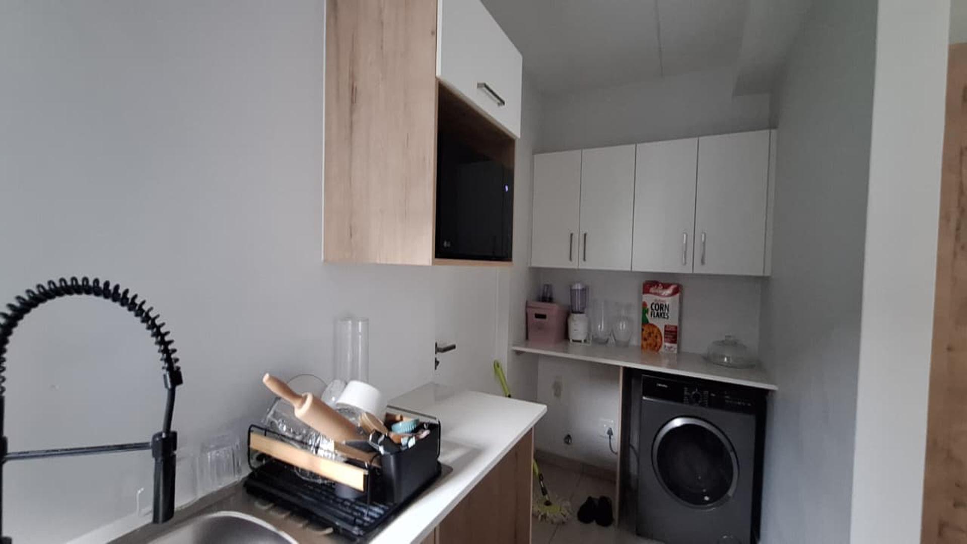 Kitchen - 14 square meters of property in Broadacres