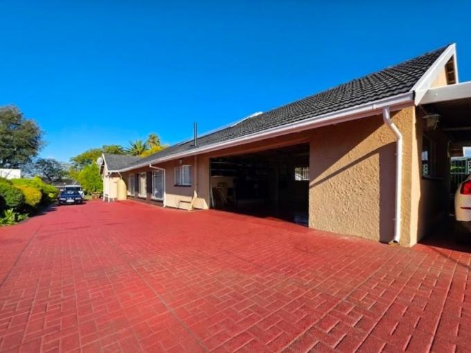 4 Bedroom House for Sale For Sale in Randhart - MR711502