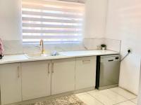  of property in Geelhoutpark