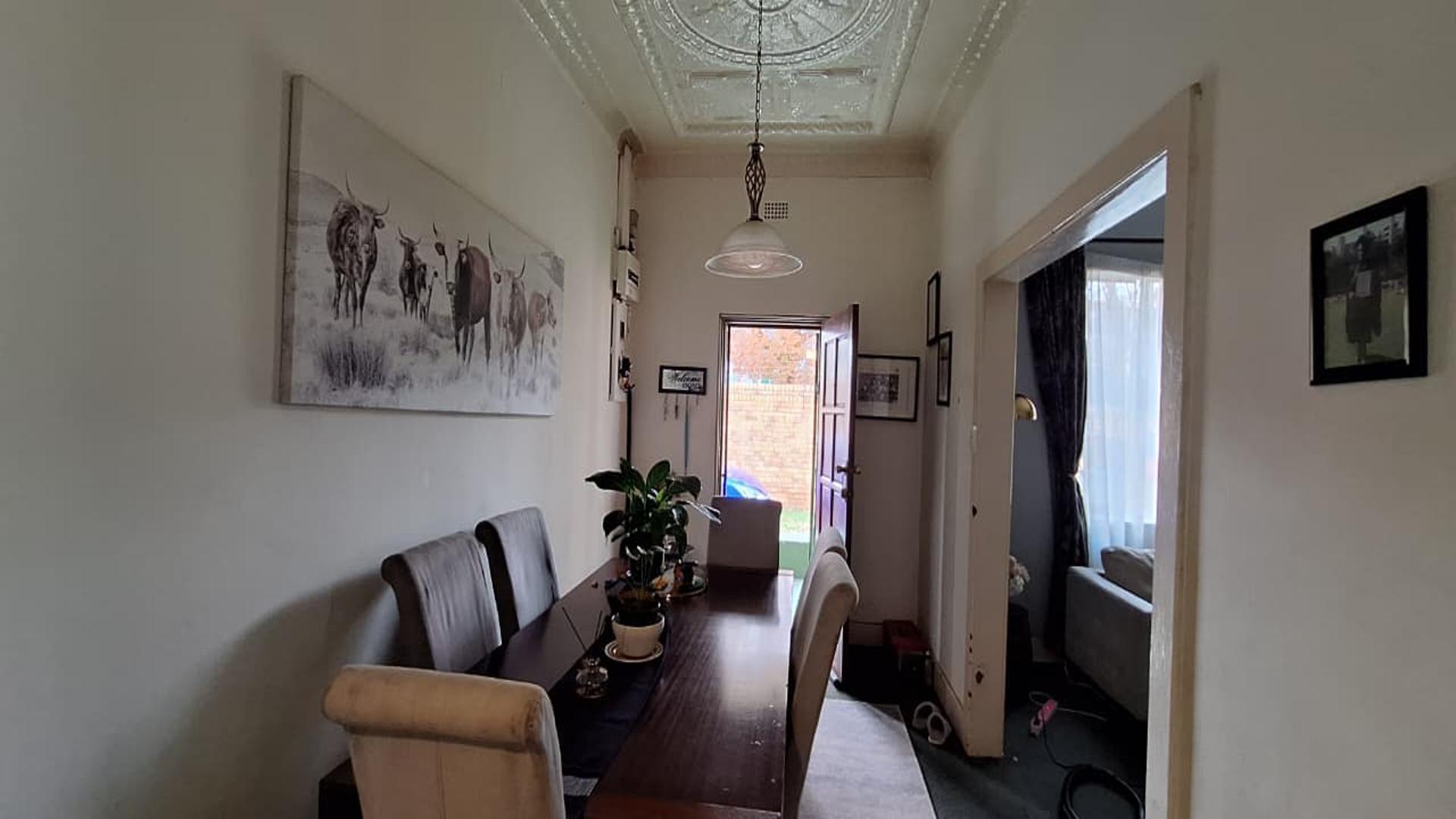 Dining Room - 10 square meters of property in Rosettenville