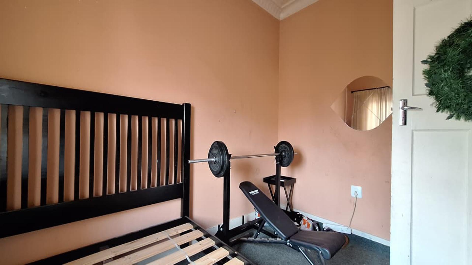 Bed Room 2 - 13 square meters of property in Rosettenville