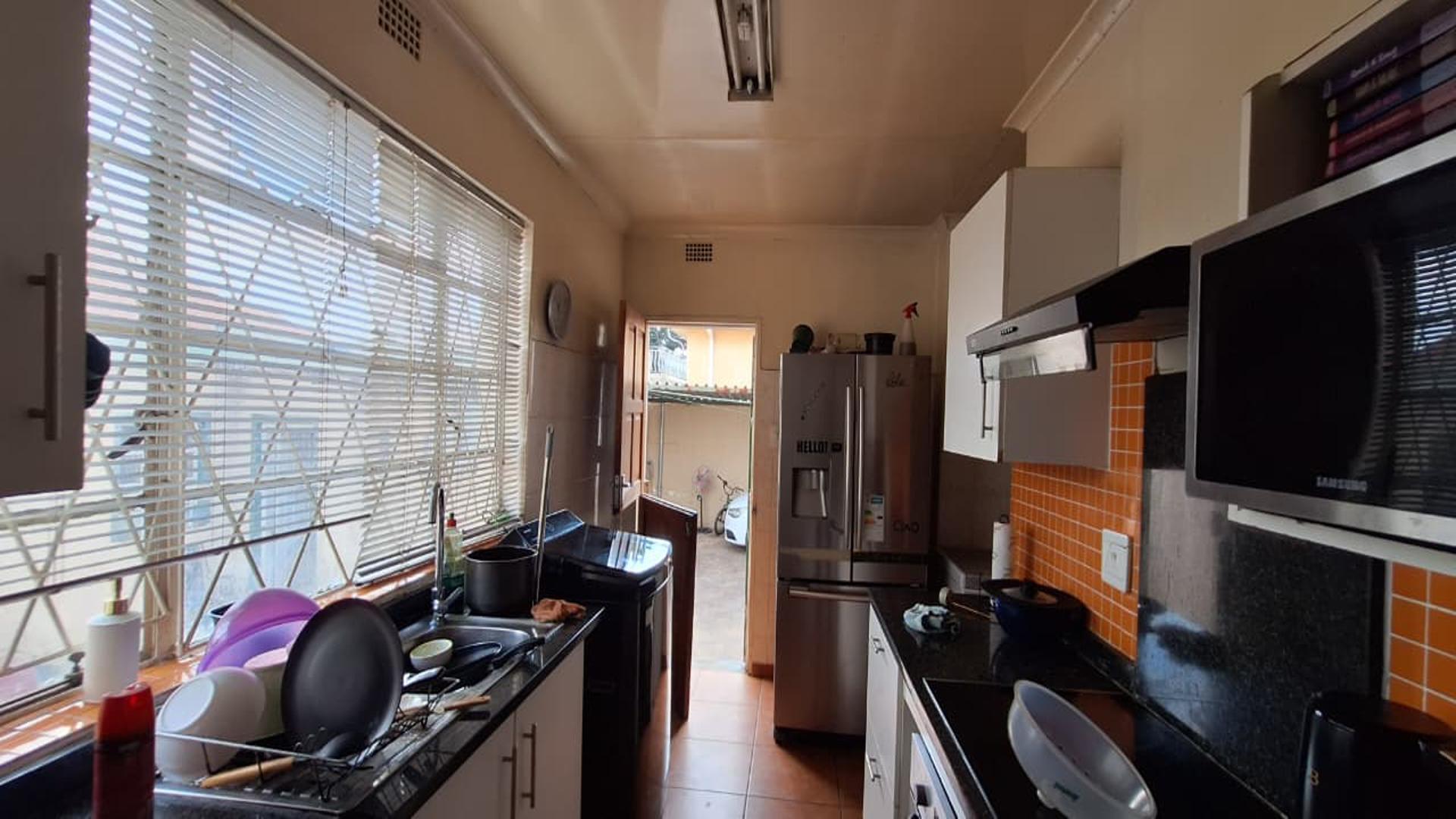 Kitchen - 15 square meters of property in Rosettenville