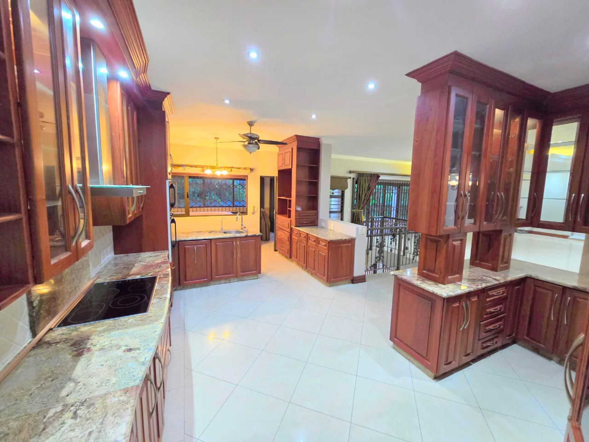  of property in Magalieskruin