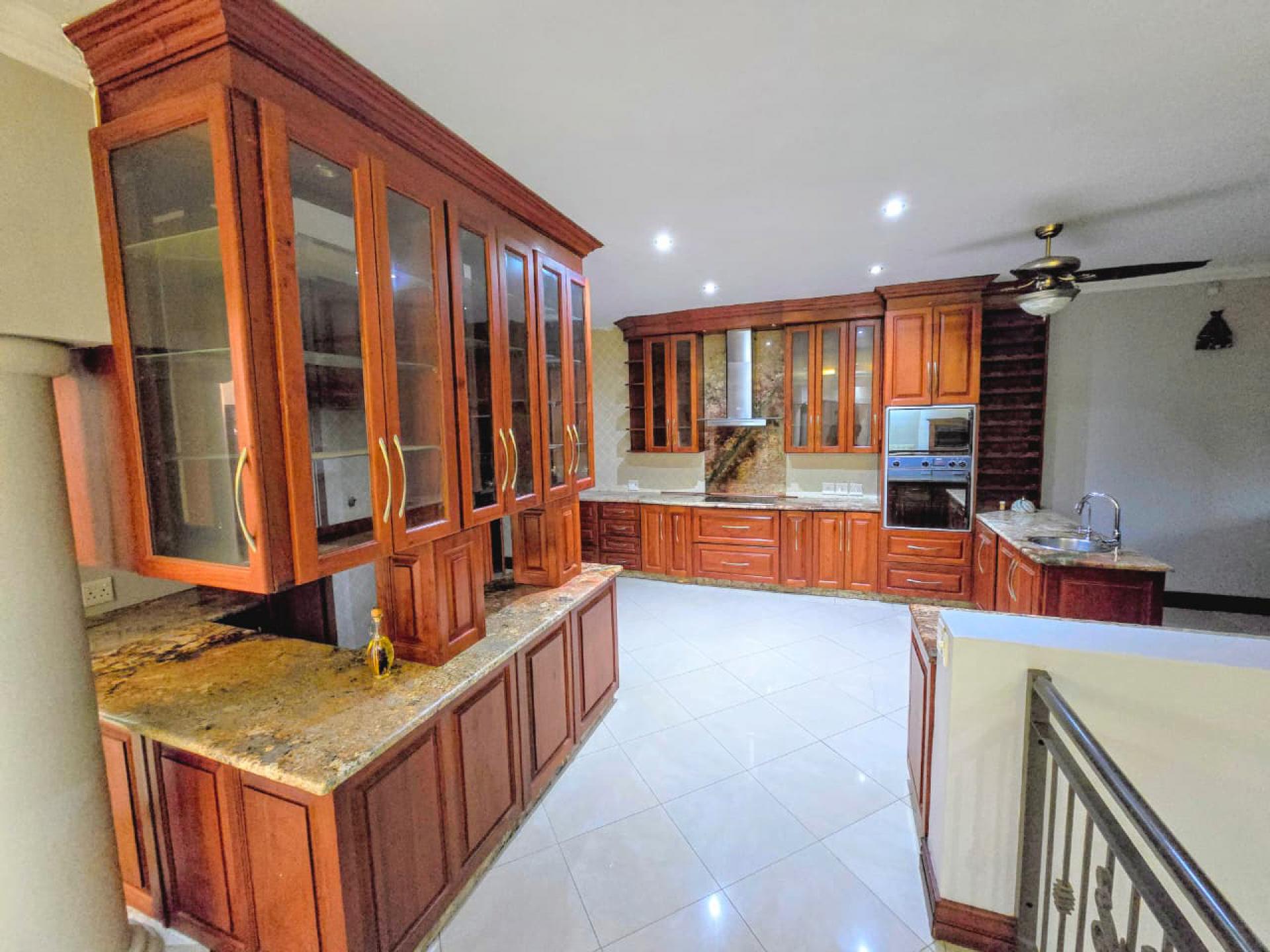  of property in Magalieskruin