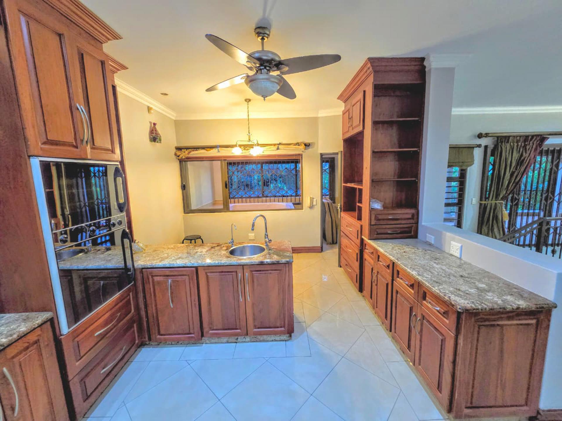  of property in Magalieskruin