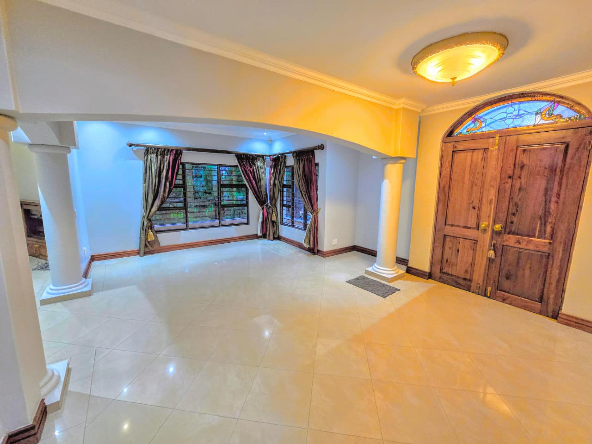  of property in Magalieskruin