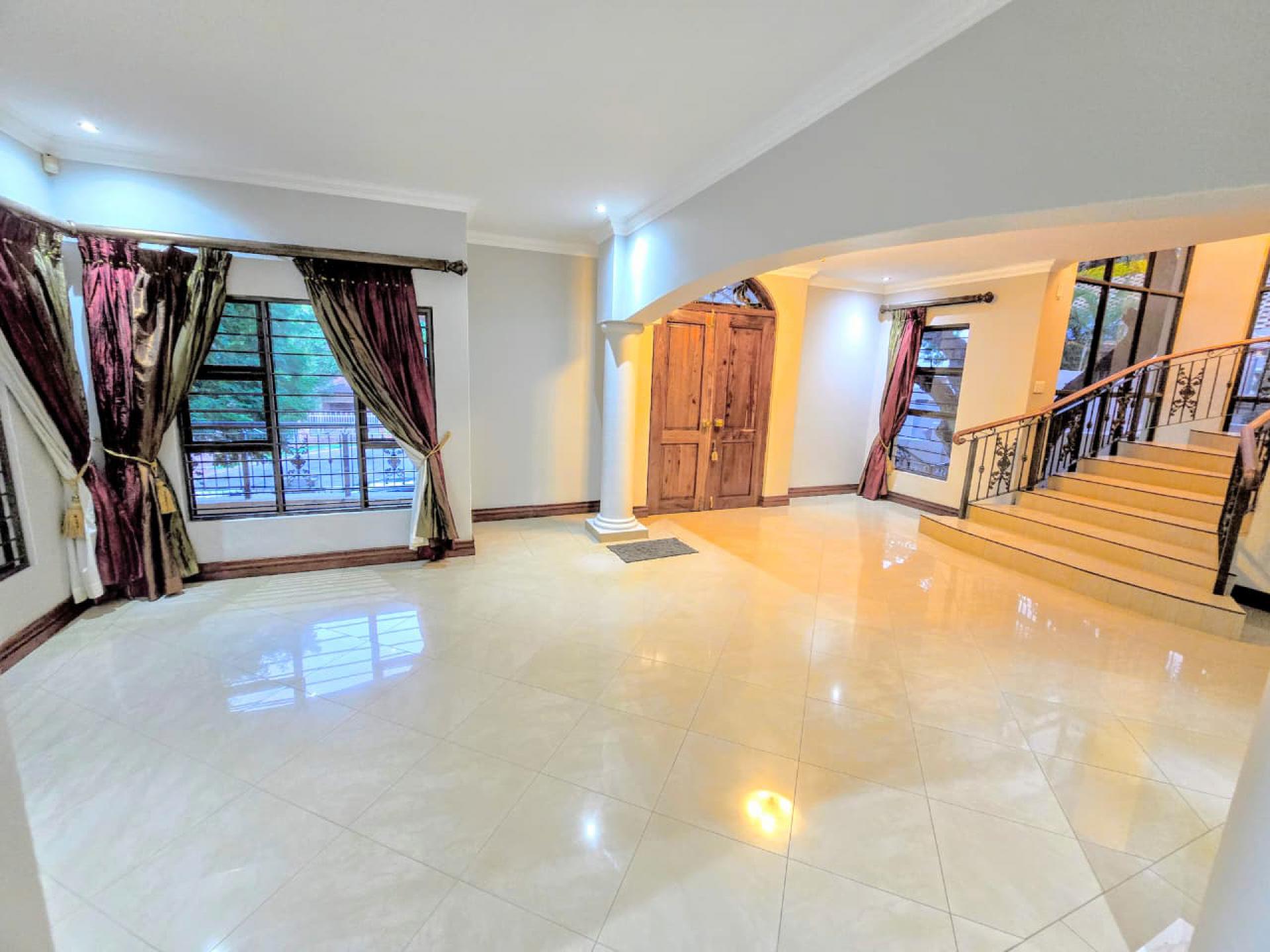  of property in Magalieskruin