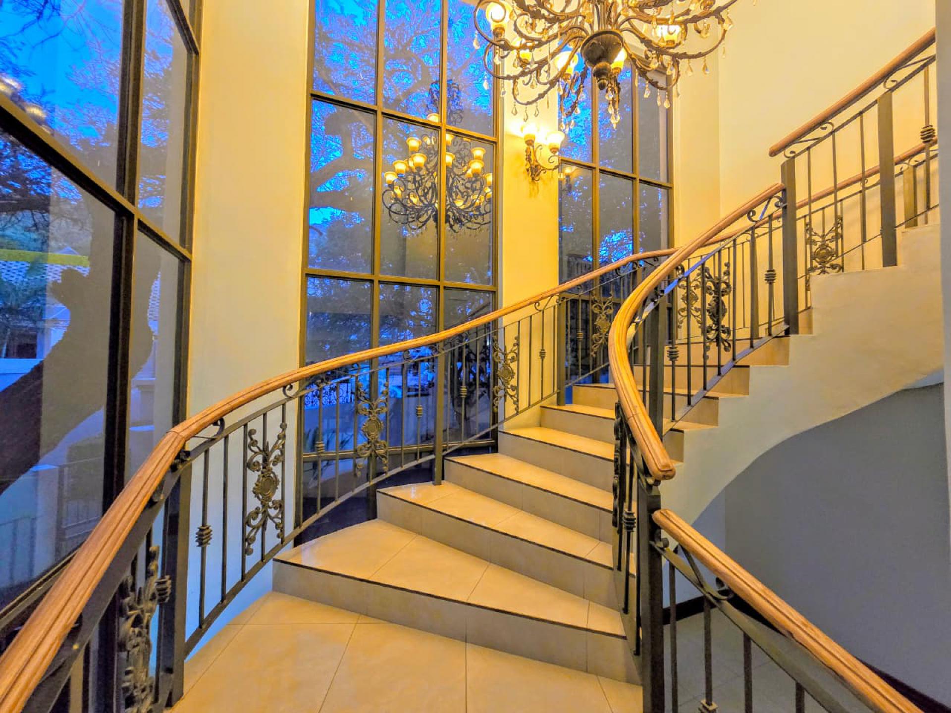  of property in Magalieskruin