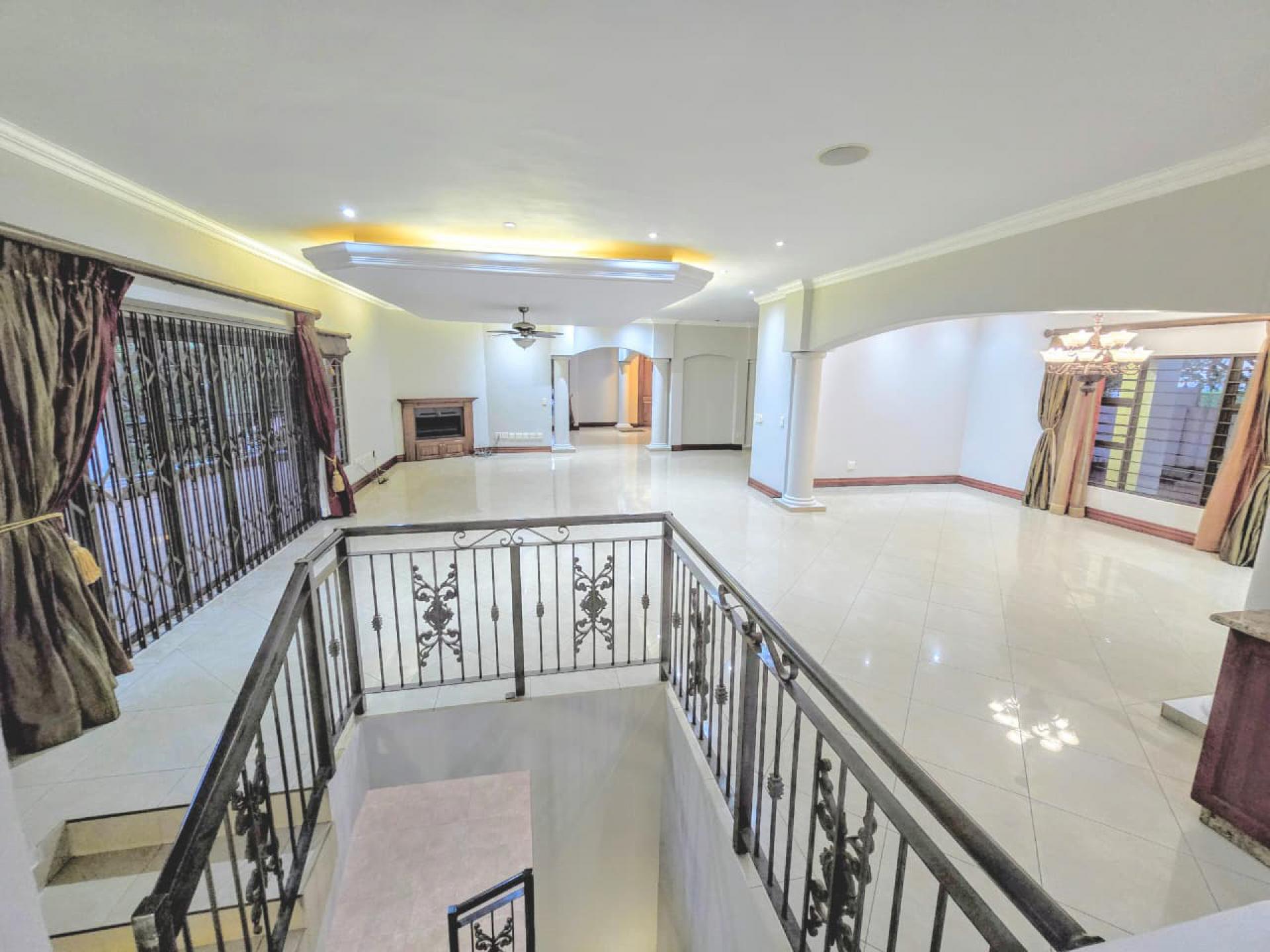  of property in Magalieskruin