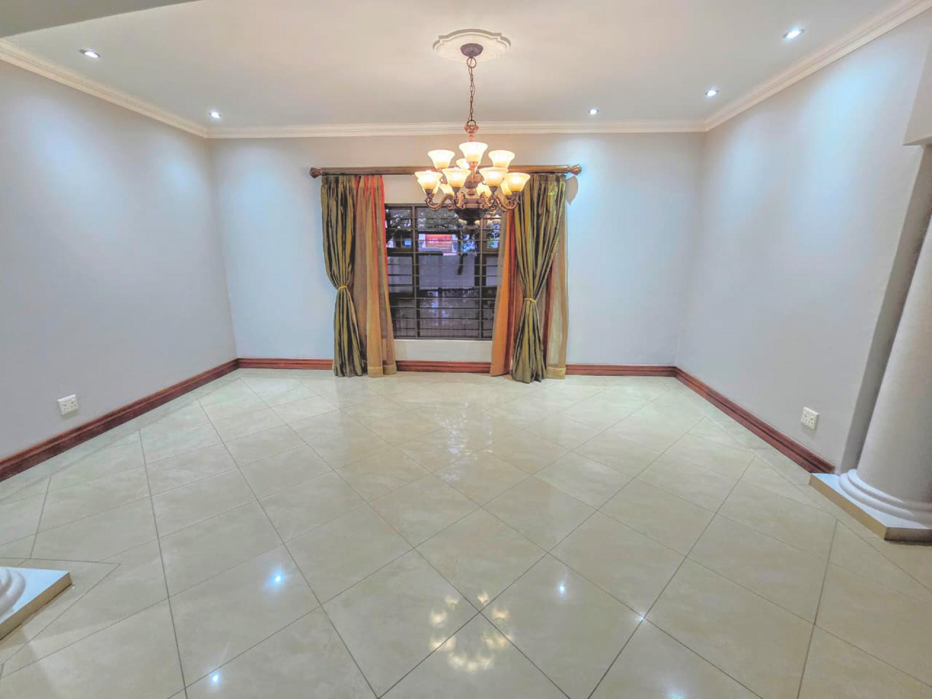  of property in Magalieskruin