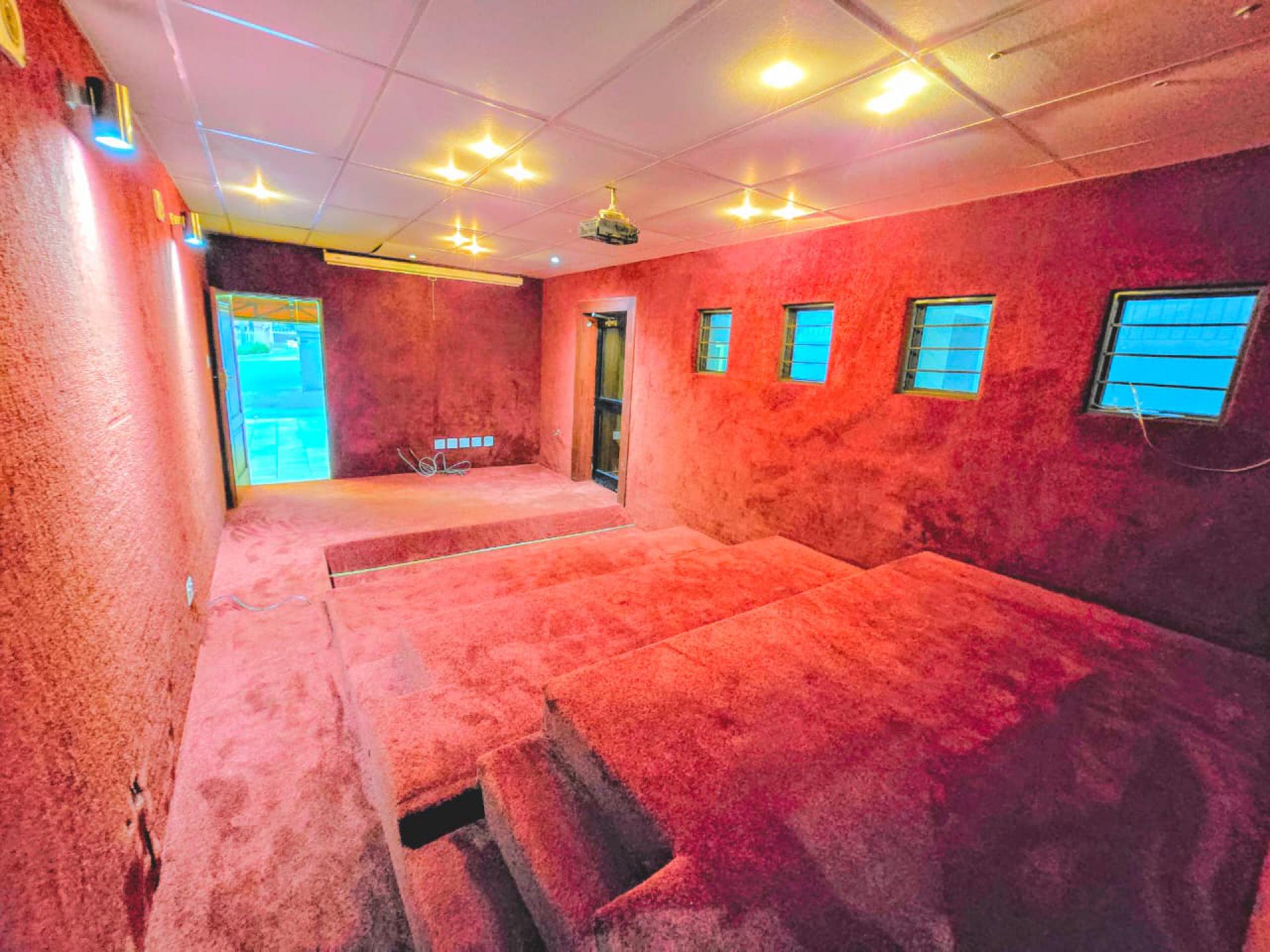  of property in Magalieskruin