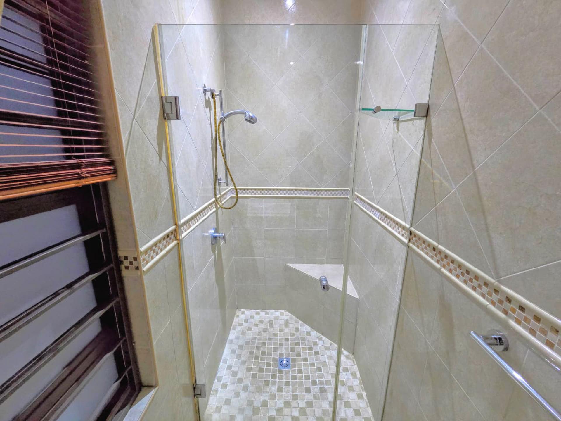  of property in Magalieskruin