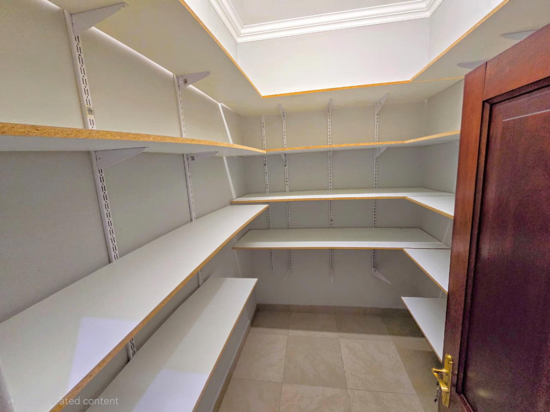  of property in Magalieskruin