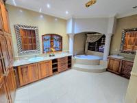  of property in Magalieskruin