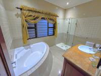  of property in Magalieskruin