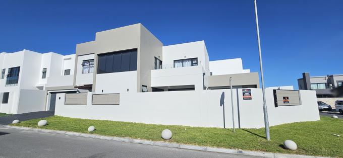 4 Bedroom House for Sale For Sale in The Sandown - MR711540