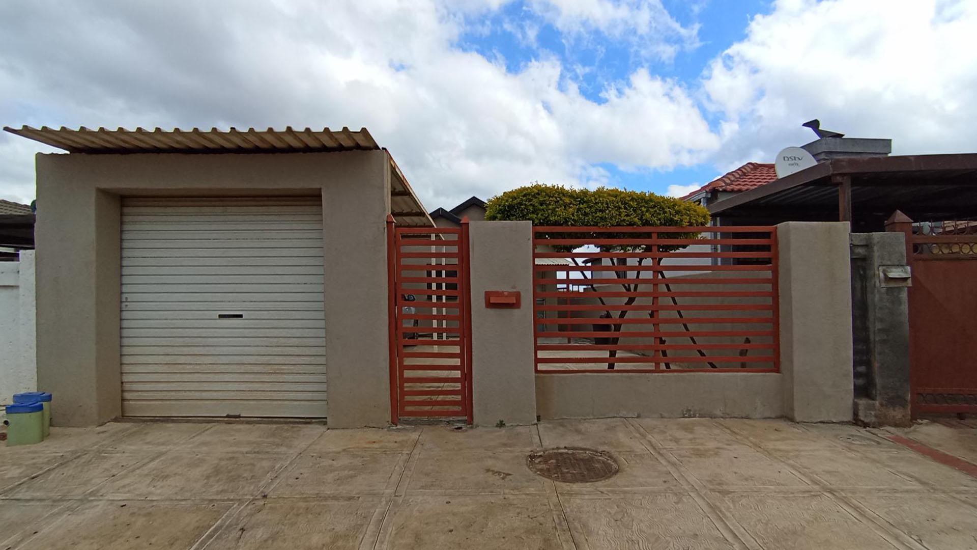 Front View of property in Soshanguve East