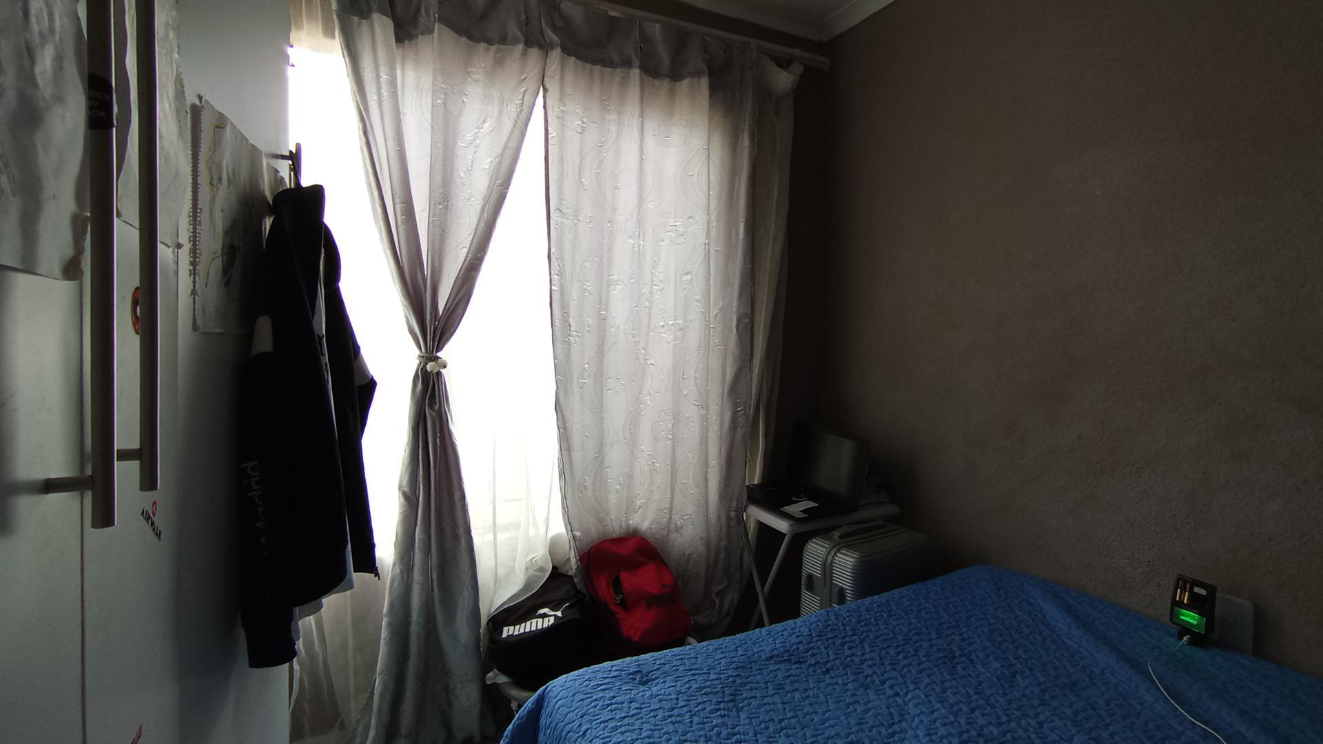 Bed Room 1 - 9 square meters of property in Soshanguve East