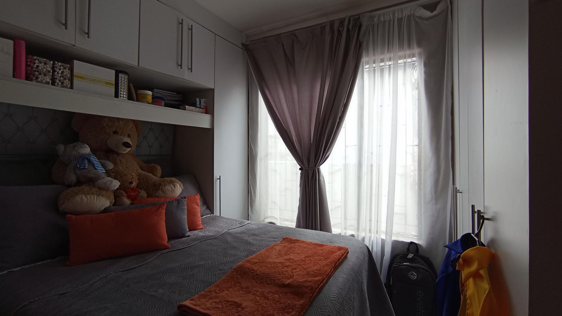 Bed Room 2 - 9 square meters of property in Soshanguve East
