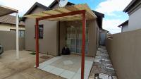 Patio - 6 square meters of property in Soshanguve East