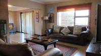 Lounges - 33 square meters of property in Noordhang
