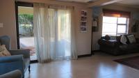 Lounges - 33 square meters of property in Noordhang
