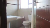 Bathroom 1 - 5 square meters of property in Noordhang