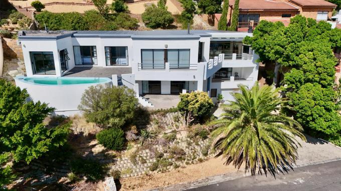 5 Bedroom House for Sale For Sale in Gordons Bay - MR711545
