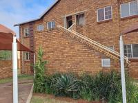  of property in Die Hoewes