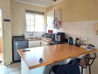  of property in Die Hoewes