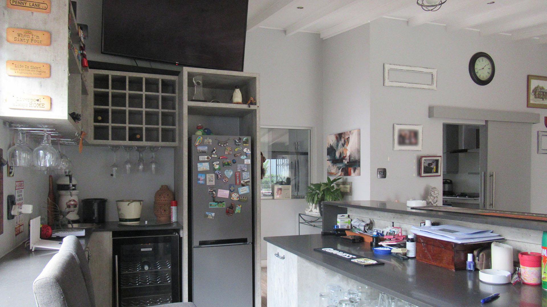 Dining Room - 44 square meters of property in Sharonlea