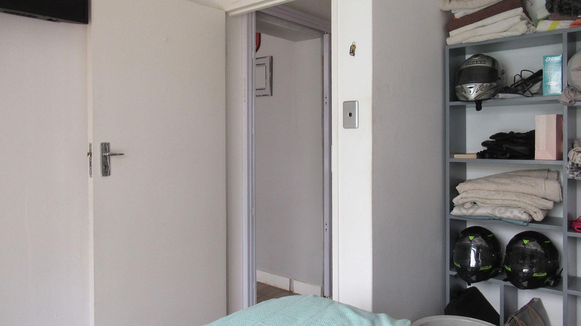 Bed Room 1 - 10 square meters of property in Sharonlea