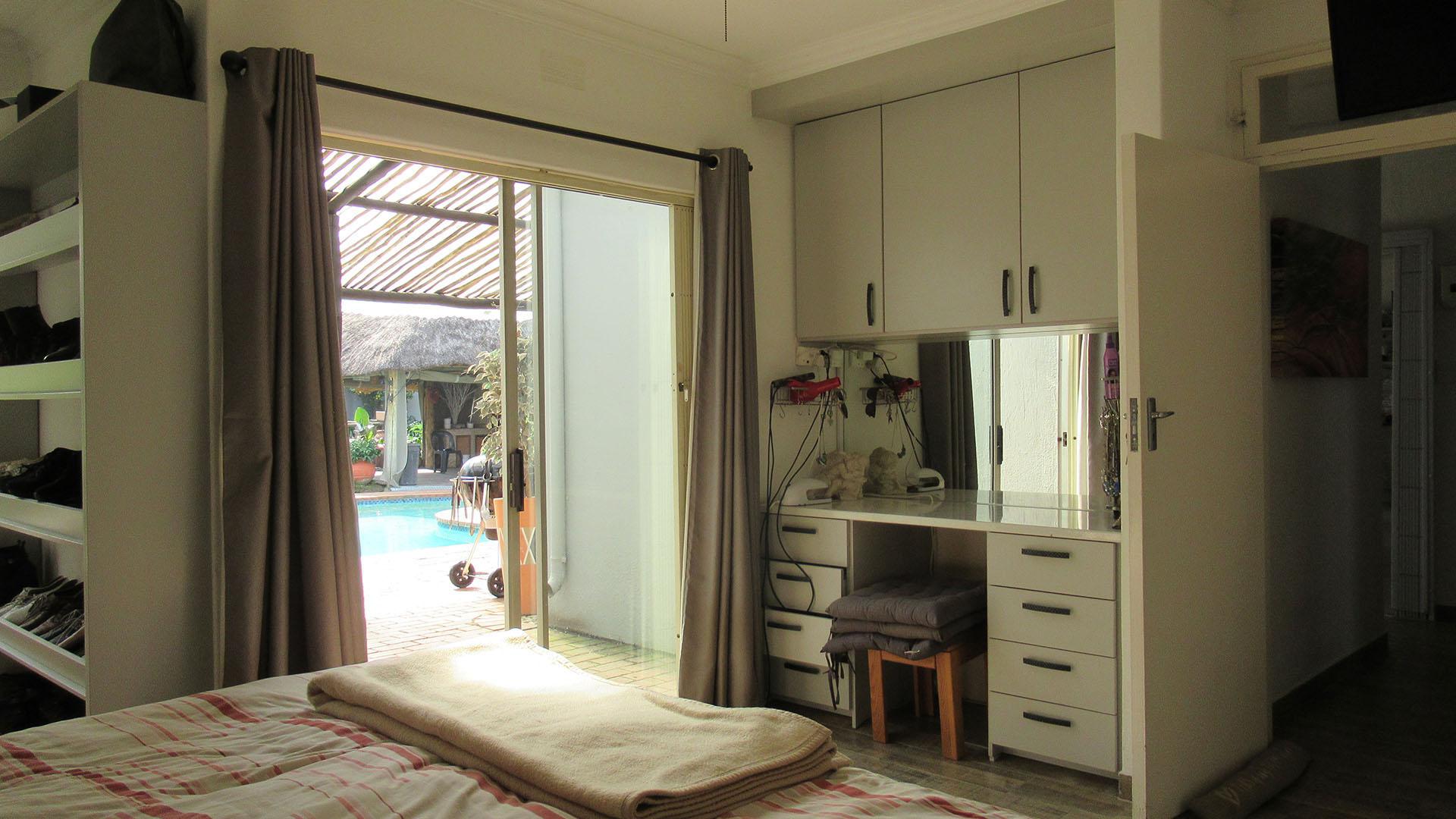 Main Bedroom - 20 square meters of property in Sharonlea
