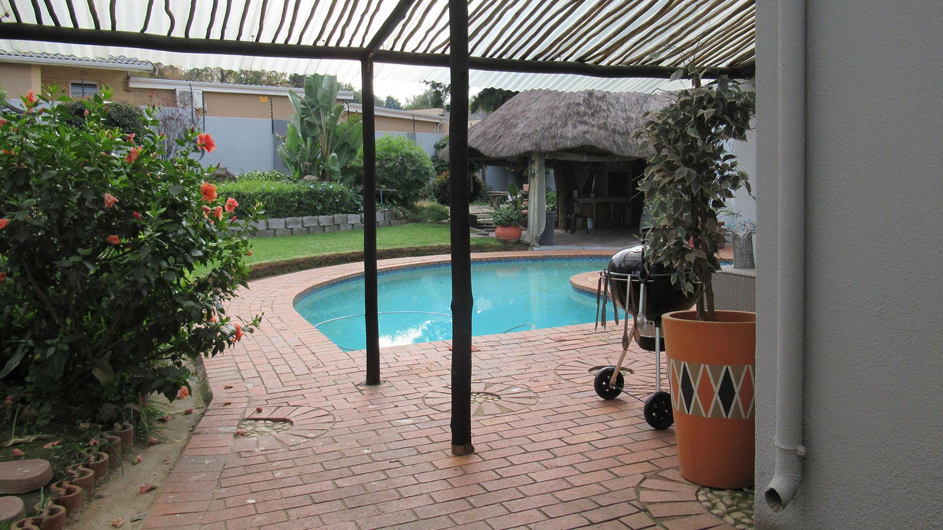 Patio - 22 square meters of property in Sharonlea