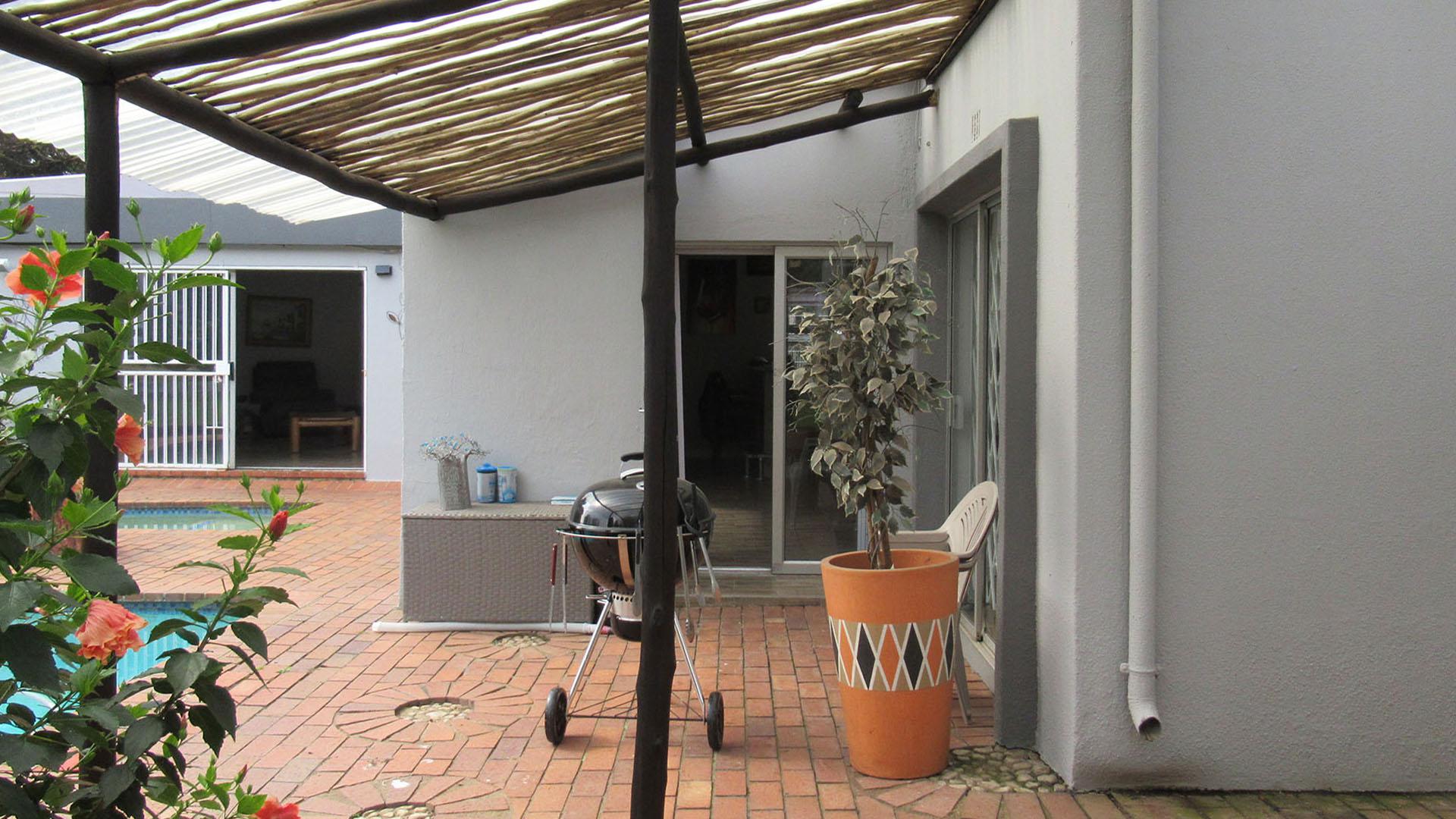 Patio - 22 square meters of property in Sharonlea