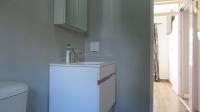 Bathroom 1 - 6 square meters of property in Sharonlea