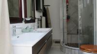 Main Bathroom - 8 square meters of property in Sharonlea