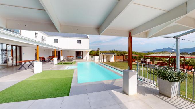 14 Bedroom Guest House for Sale For Sale in Paarl - MR711557
