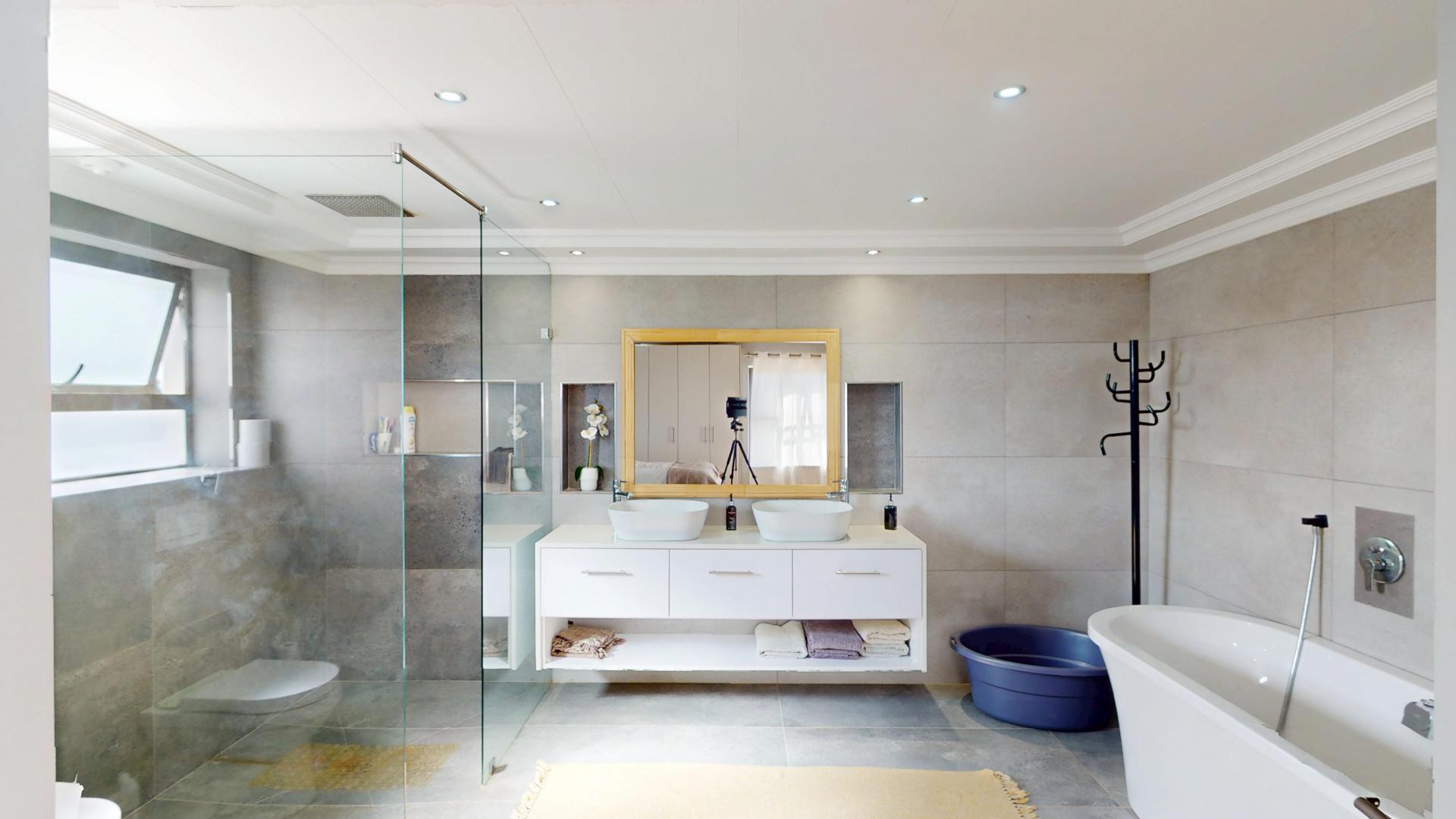  of property in Paarl