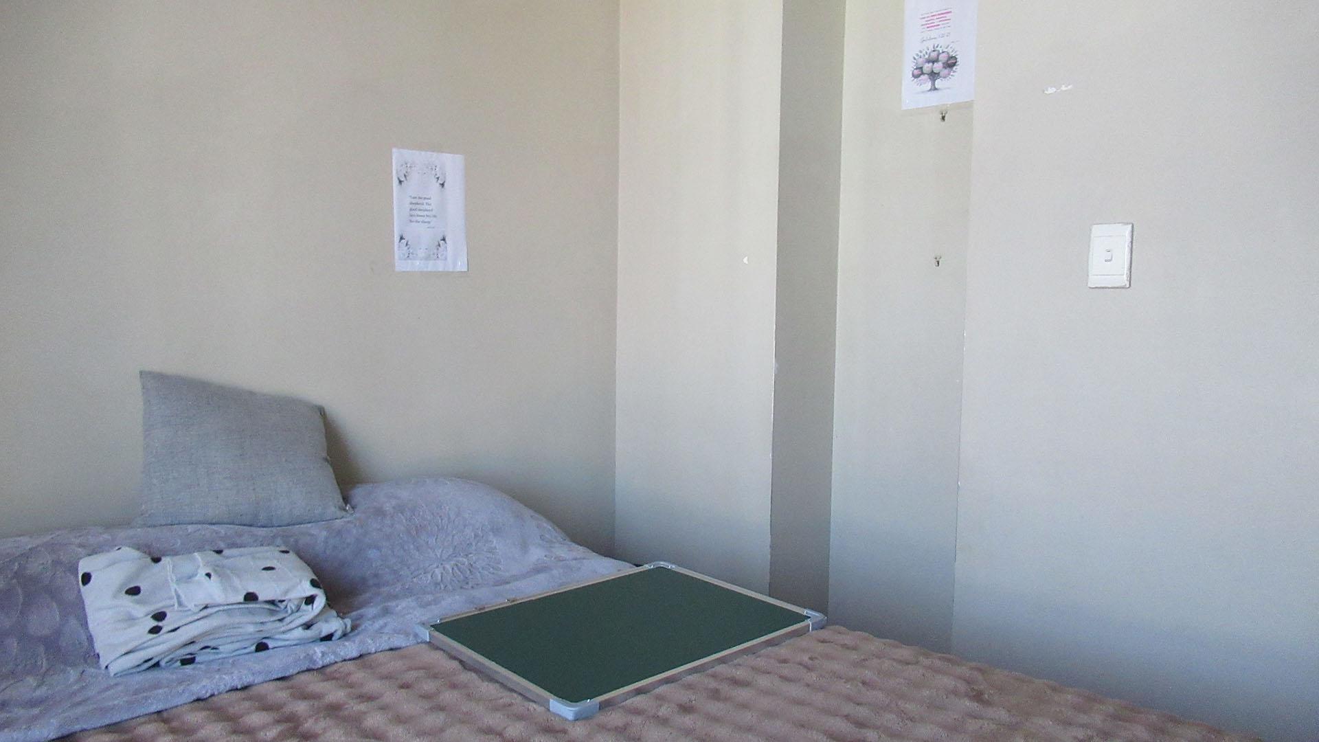 Bed Room 1 - 9 square meters of property in Braamfontein