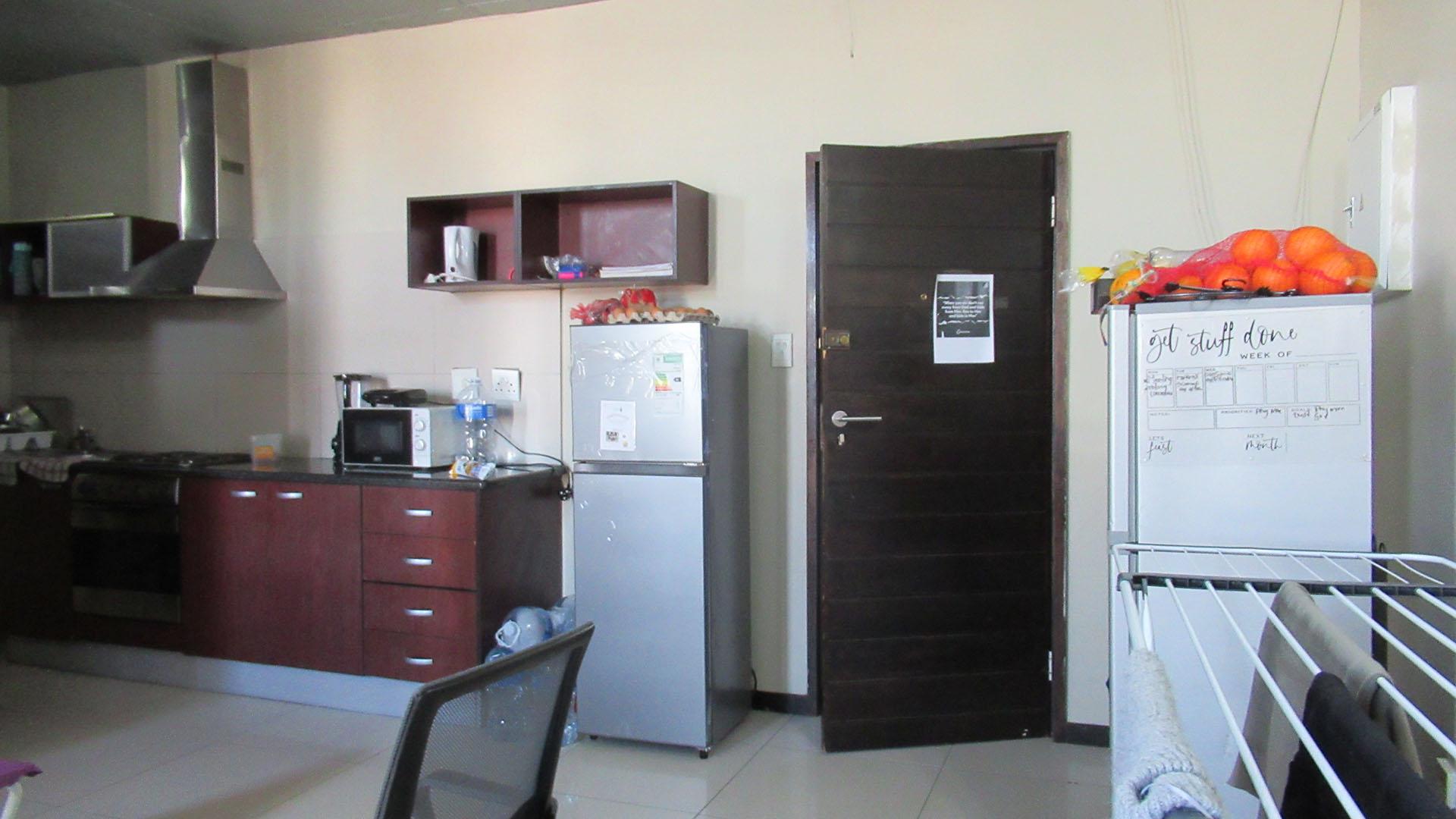 Lounges - 15 square meters of property in Braamfontein